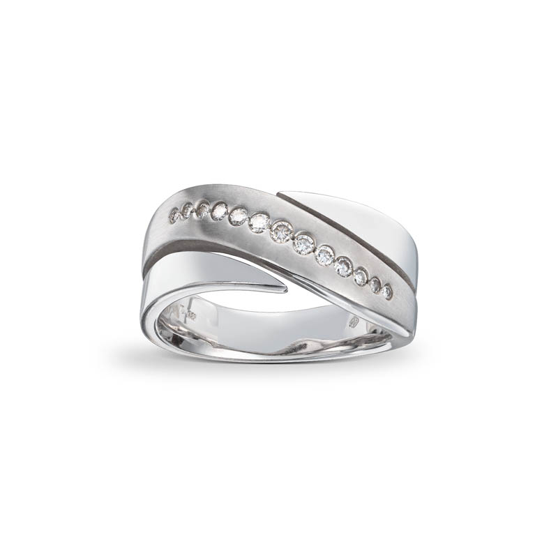 Kryssring i hvitt gull med 0,21ct diamanter