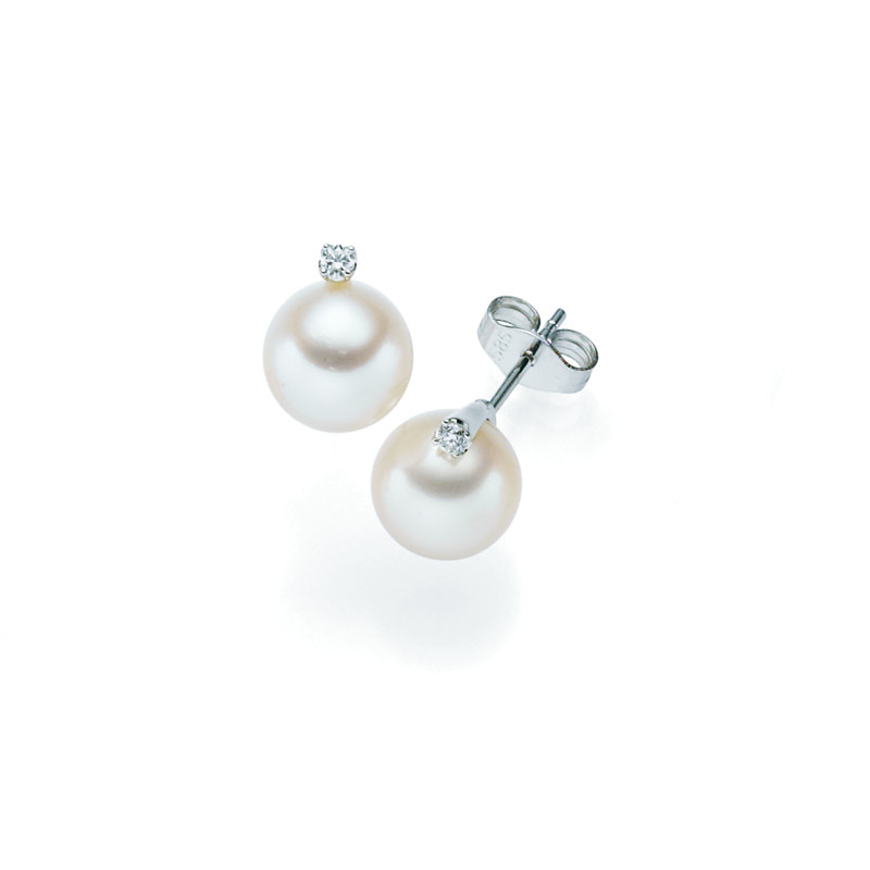 Perleørepynt med diamant 0,03 ct.